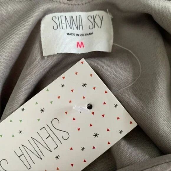 🆕 Sienna Sky Grey Jumpsuit size M - Picture 2 of 7
